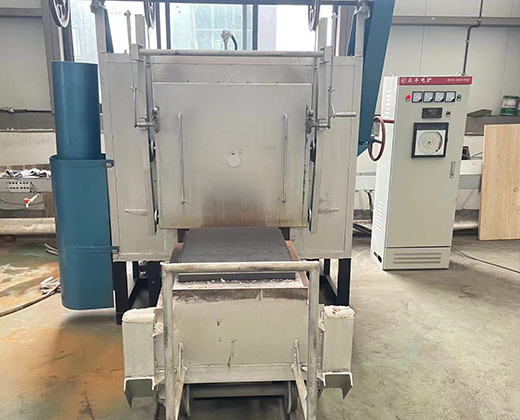 Heat treatment furnace
